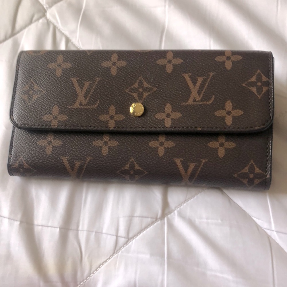 Louis Vuitton Sarah Wallet SRH25